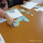 Arranging tectonic plates